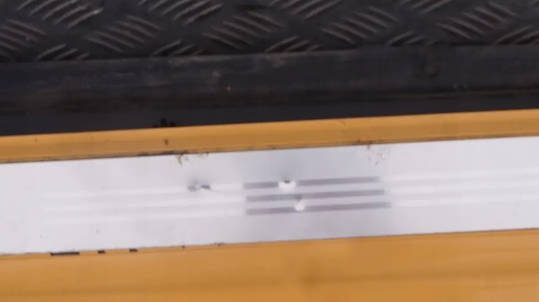 Mini Cooper R56 R57 Derecho O / Sill Faldon Puerta Lado Cubierta Mellow Yellow - SKU 7147916-MY - Número de pieza 7147916