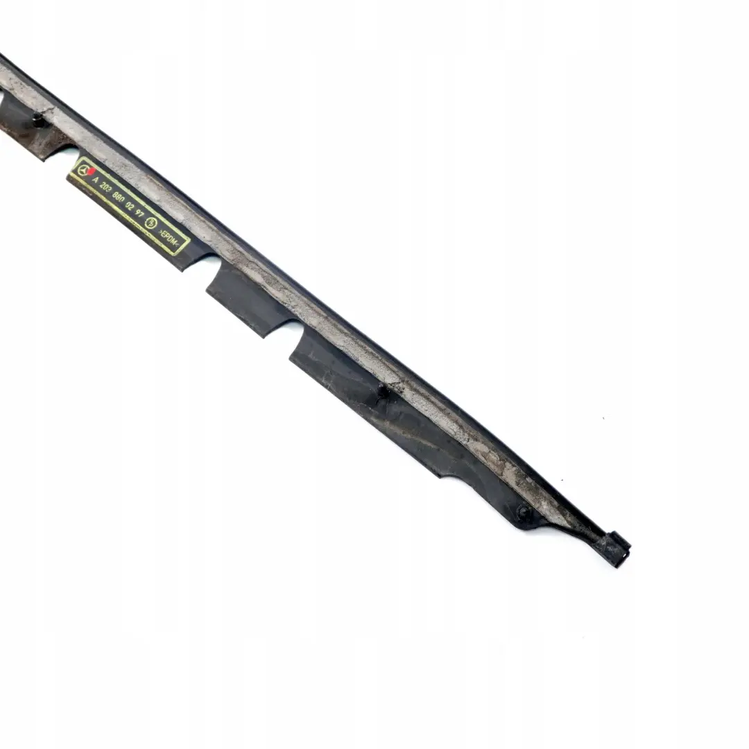 Mercedes-Benz C-Klasse W203 Seitenwand Kotflügel Gummi Dichtung Vorne Rechts für mit Teilenummer A2038800297 Mercedes-Benz C-Klasse W203 Seitenwand Kotflügel Gummi Dichtung Vorne Rechts - SKU A2038800297 - Teilenummer A2038800297