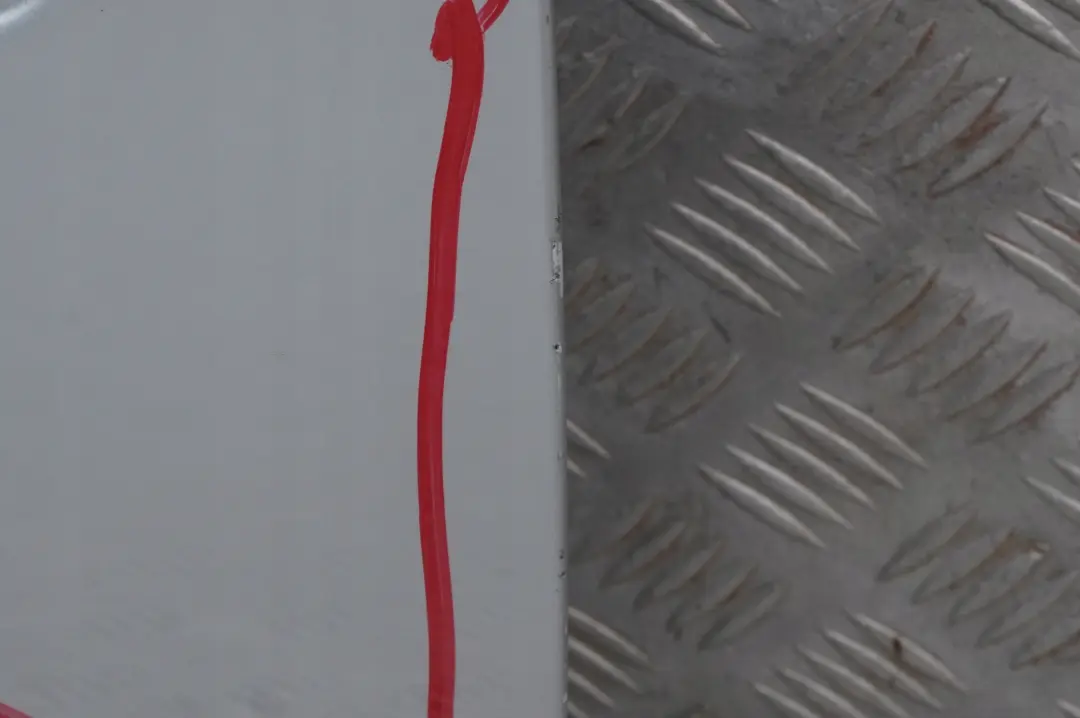 Fahrerseite Tür vorne links Titansilber Silber Metallic für BMW 1 er E81 E82 E88 mit Teilenummer 7207445 BMW 1 er E81 E82 E88 Fahrerseite Tür vorne links Titansilber Silber Metallic - SKU 7207445-TS - Teilenummer 7207445