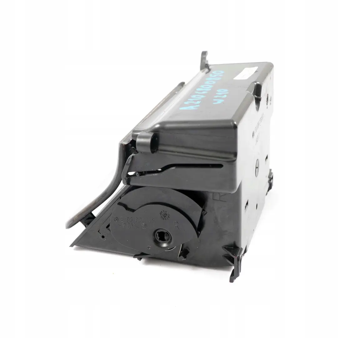 Mercedes-Benz W210 Mittelkonsole Getränkehalter Aschenbecher für mit Teilenummer A2106800850 Mercedes-Benz W210 Mittelkonsole Getränkehalter Aschenbecher - SKU A2106800850 - Teilenummer A2106800850