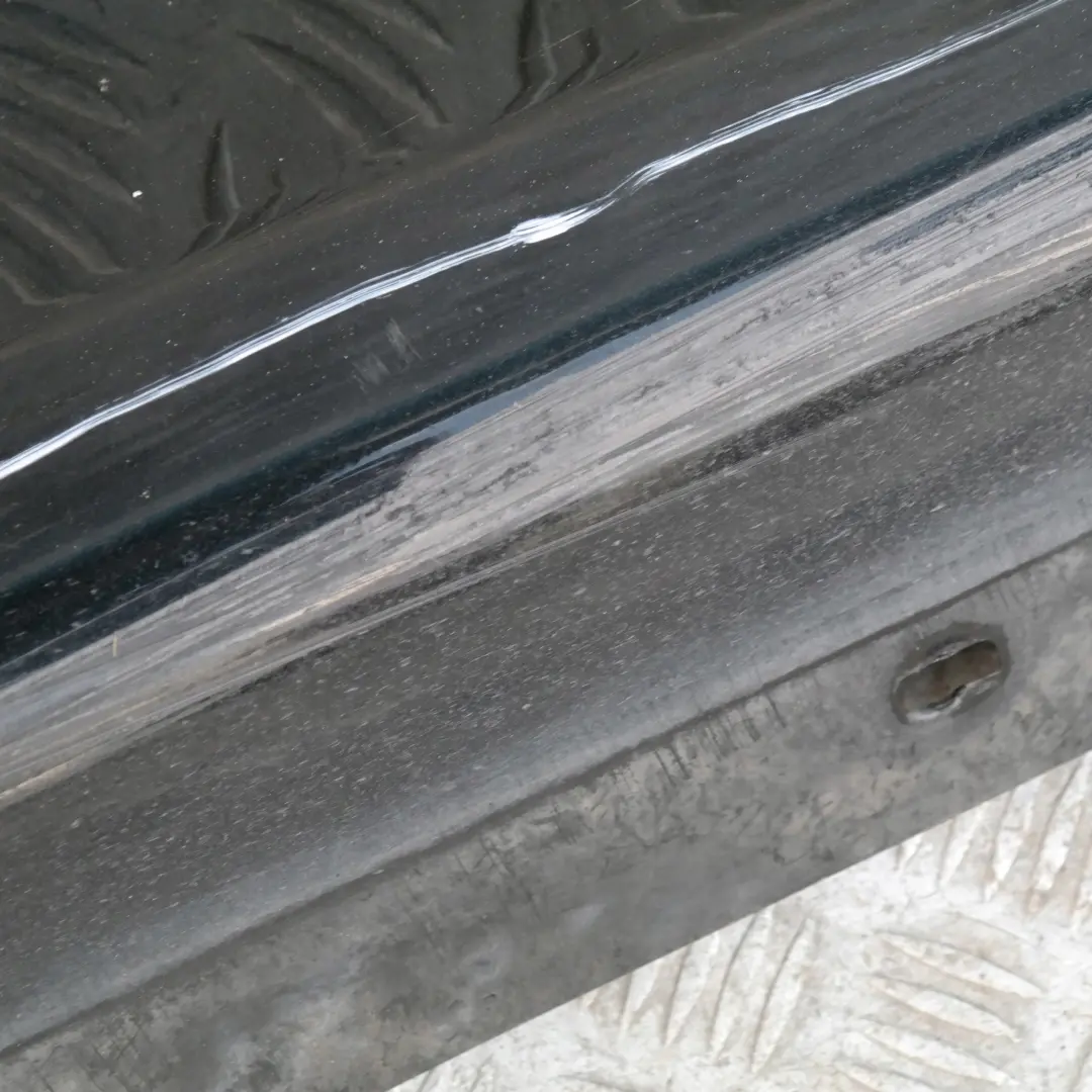 Listello Portiera Apertura Gonna Destra Black Sapphire Metallico per BMW E90 E91 con numero di parte 32950 BMW E90 E91 Listello Portiera Apertura Gonna Destra Black Sapphire Metallico - SKU 0032950-BS8 - Numero di parte 32950