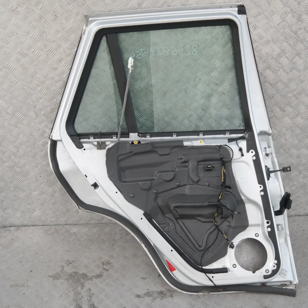 BMW X5 er 4 E53 Fahrerseite Tür hinten links Titansilber Titan Silber Metallic - SKU 8256827-TS4 - Teilenummer 8256827
