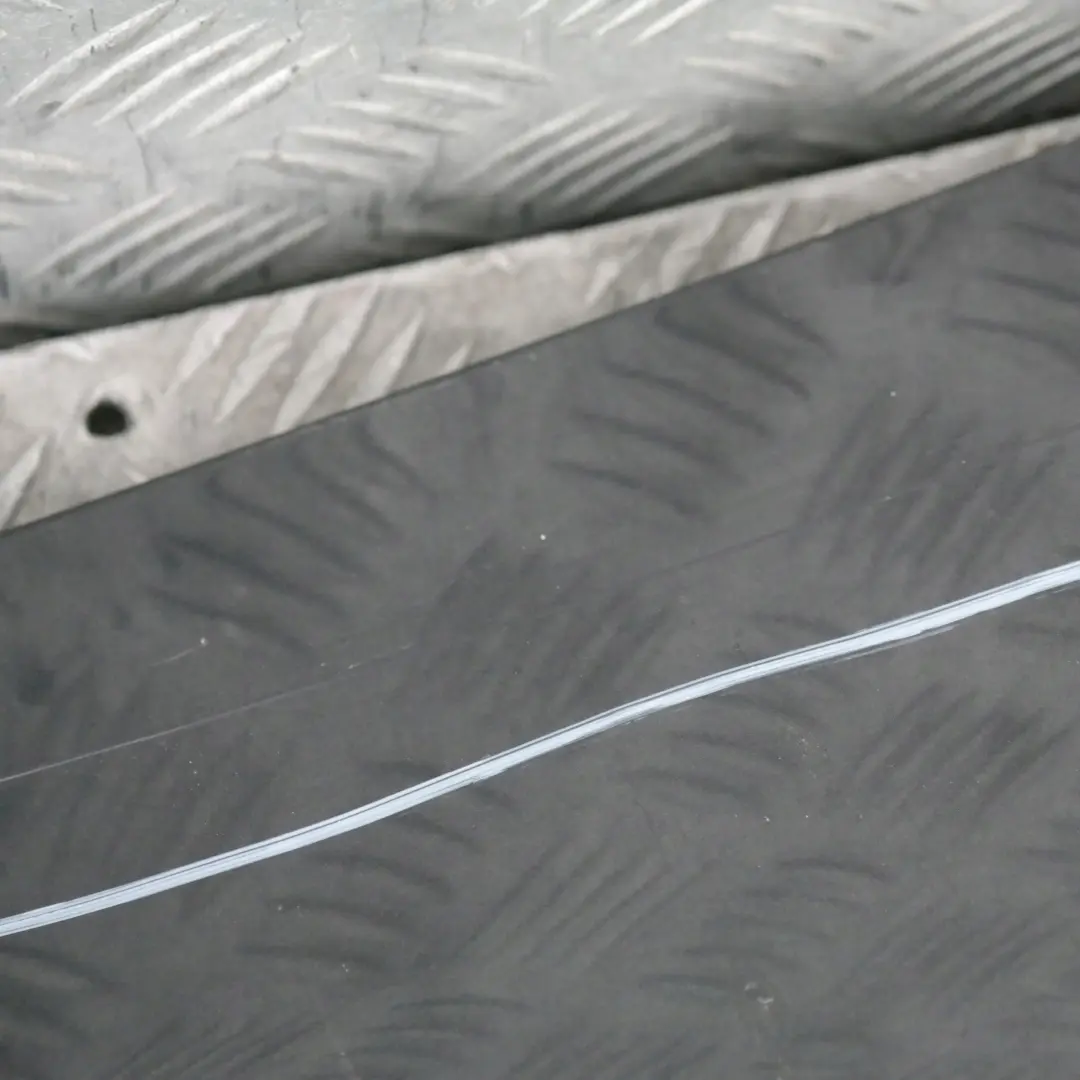 BMW E90 E91 Gonna laterale Sill Strip sinistra Sparkling Graphite Metallic - SKU 0032951-SG13 - Numero di parte 32951