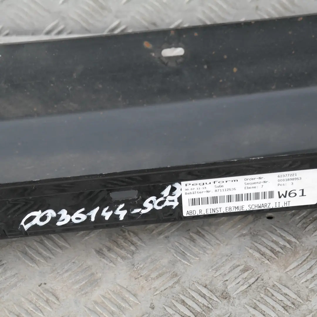 Schwellerleiste Blende Schweller rechts Schwarz 2 für BMW 1 er E87 LCI mit Teilenummer 36144 BMW 1 er E87 LCI Schwellerleiste Blende Schweller rechts Schwarz 2 - SKU 0036144-SCH13 - Teilenummer 36144