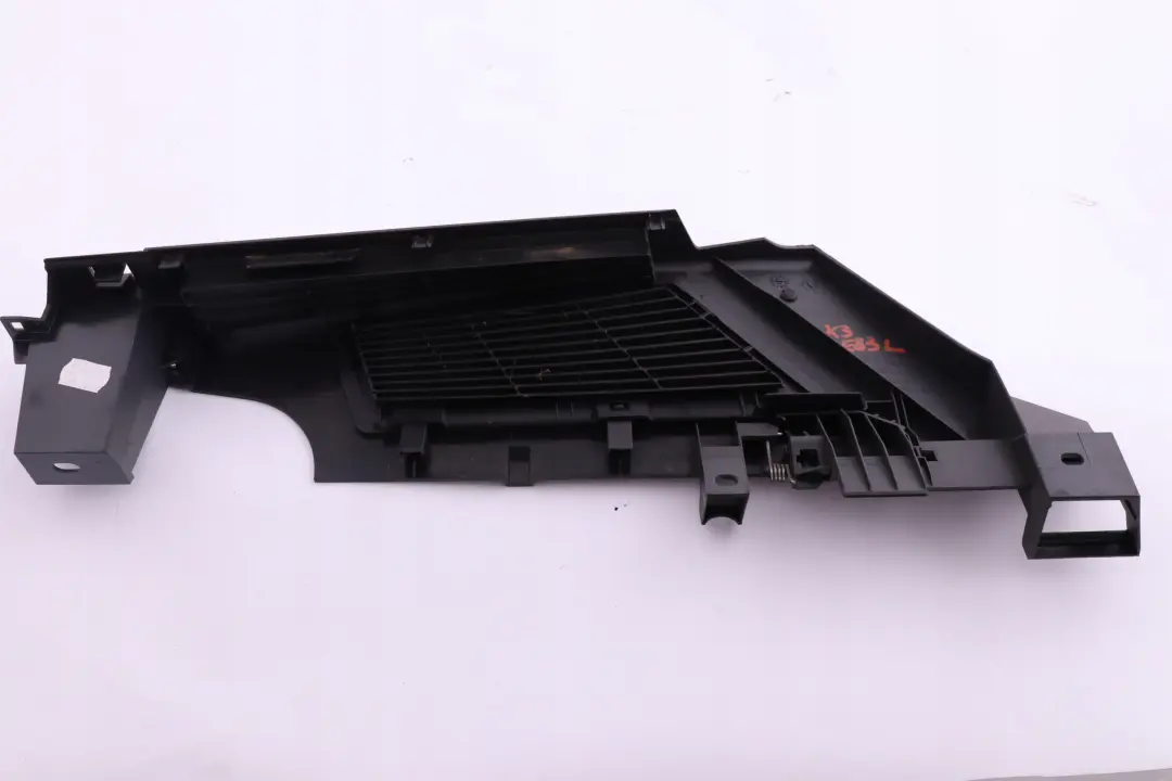 Laterial Trunk Floor Left Vent Louve Basaltgrau para BMW E83 con número de pieza 51473404377 BMW E83 Laterial Trunk Floor Left Vent Louve Basaltgrau - SKU 3404377 - Número de pieza 51473404377