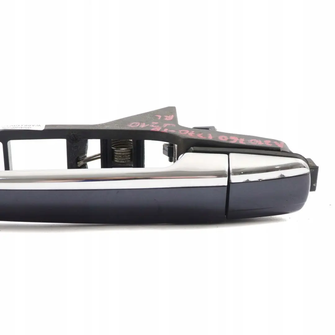 Mercedes-Benz W210 Porte Poignee Arriere Gauche Tanzanite Bleu 359 Bleu pour à propos du numéro de pièce A2107601370 Mercedes-Benz W210 Porte Poignee Arriere Gauche Tanzanite Bleu 359 Bleu - SKU A2107601370-TB - Numéro de pièce A2107601370