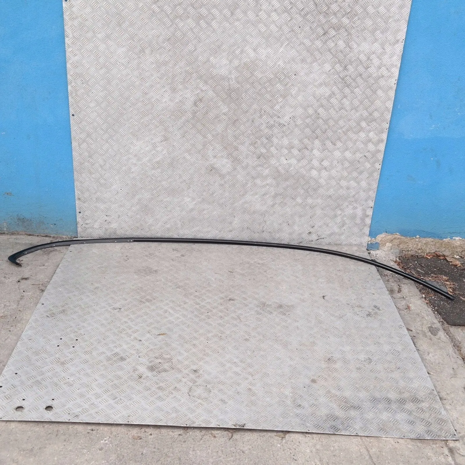 BMW E91 E91N LCI Moldura Embellecedor Marco Lateral Derecho Glanzschwarz