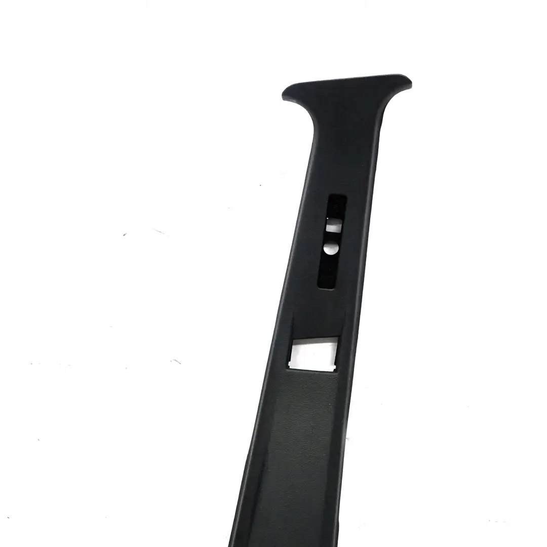 Carenatura Montante Centro Destra Grigio per BMW E36 con numero di parte 2262424 BMW E36 Carenatura Montante Centro Destra Grigio - SKU 2262424 - Numero di parte 2262424