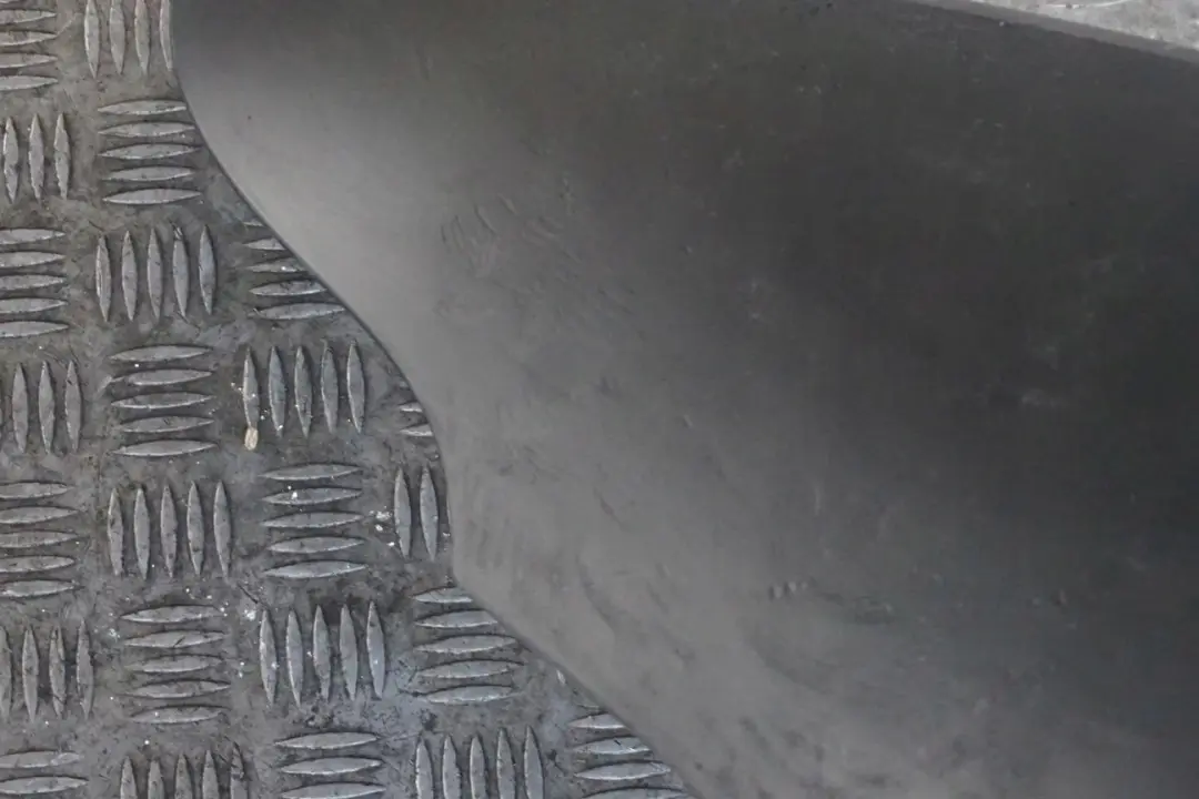 Panneau Laterale a L'Avant Gauche Garde-Boue Argent Titane - 354 pour BMW 6 E63 E64 à propos du numéro de pièce 2155901 BMW 6 E63 E64 Panneau Laterale a L'Avant Gauche Garde-Boue Argent Titane - 354 - SKU 2155901-TS - Numéro de pièce 2155901