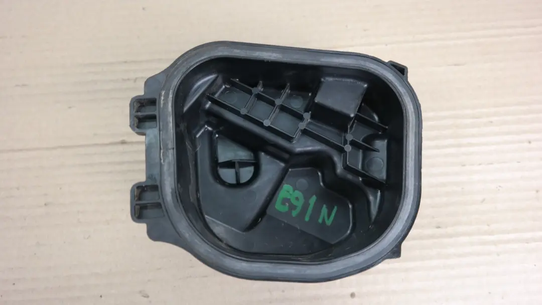 Abdeckkappe Fernlicht links VALEO 6312 für BMW E90 E91 LCI mit Teilenummer 7246481 BMW E90 E91 LCI Abdeckkappe Fernlicht links VALEO 6312 - SKU 7246481 - Teilenummer 7246481