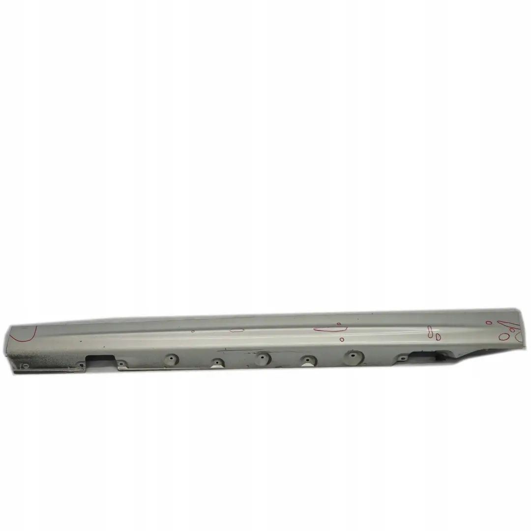 Bas de Porte Seuil a Gauche Argent Titane - 354 pour BMW 3 E46 Limousine Touring à propos du numéro de pièce 9071633 BMW 3 E46 Limousine Touring Bas de Porte Seuil a Gauche Argent Titane - 354 - SKU 9071633-TS - Numéro de pièce 9071633