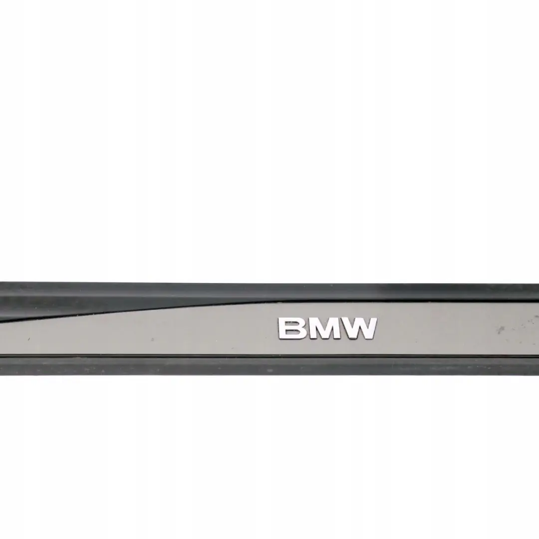 Blende Einstieg Vorn Rechts Schwarz für BMW 5 Series E60 E61 mit Teilenummer 7034304 BMW 5 Series E60 E61 Blende Einstieg Vorn Rechts Schwarz - SKU 7034304 - Teilenummer 7034304