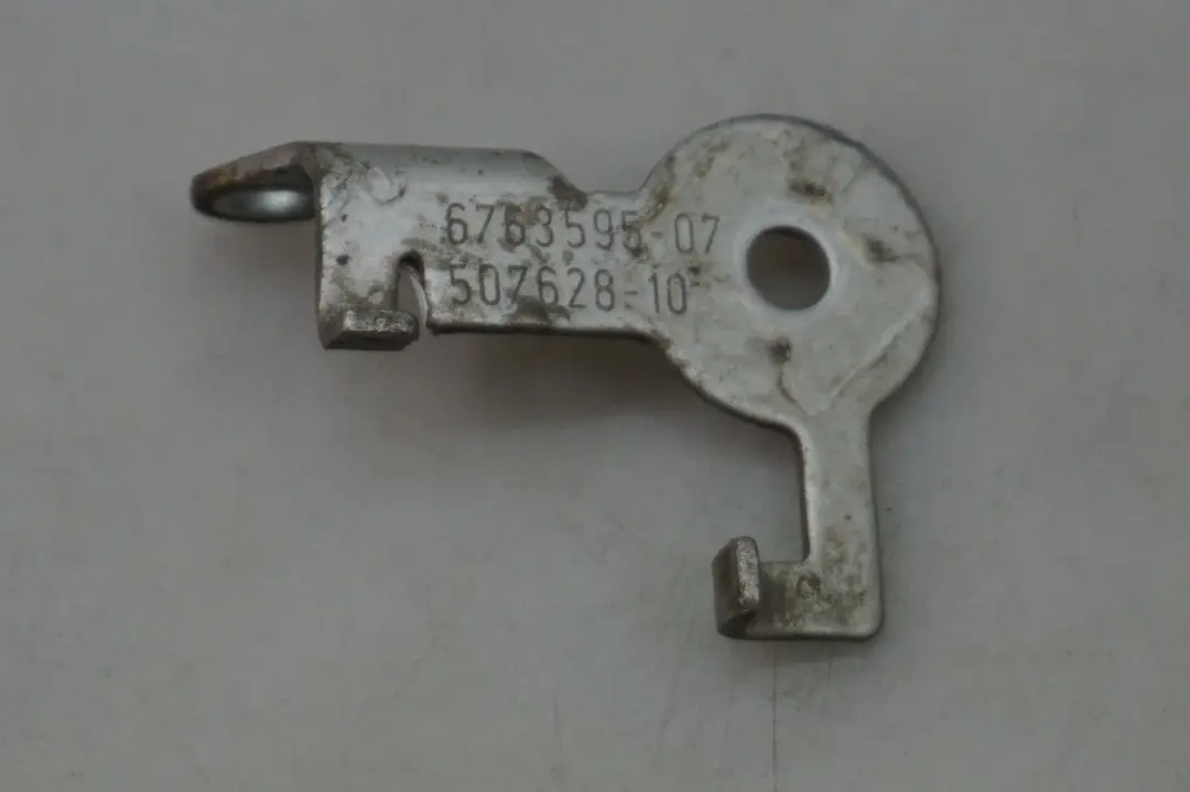 Bracket Holder Regulating Rod Left N/S to BMW 1 3 Series E81 E87 E90 E92 with Part number 6763595 BMW 1 3 Series E81 E87 E90 E92 Bracket Holder Regulating Rod Left N/S - SKU 6763595 - Part number 6763595