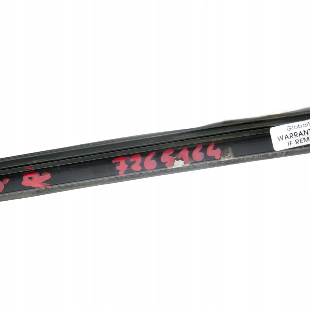 BMW E90 E91 Listwa szyby przód prawa czarny mat - SKU 7265164 - Numer Części 7265164