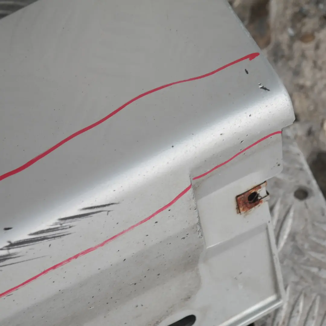 5er E60 E61 Türschweller Seitenverkleidung Rechts Titansilber Silber 354 für BMW mit Teilenummer 0150278-TS1 BMW 5er E60 E61 Türschweller Seitenverkleidung Rechts Titansilber Silber 354 - SKU 0150278-TS2 - Teilenummer 0150278-TS1