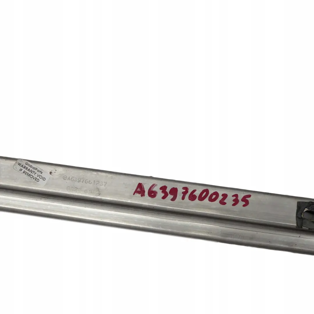 Mercedes W639 Porta scorrevole posteriore sinistra Guida inferiore A6397661237 - SKU A6397600235 - Numero di parte A6397600235