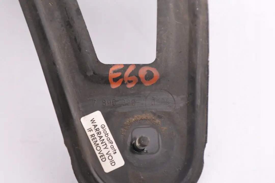 Uchwyt zderzaka tylnego tył prawy do BMW E60 E61 o numerze 7896880 BMW E60 E61 Uchwyt zderzaka tylnego tył prawy - SKU 7896880 - Numer Części 7896880