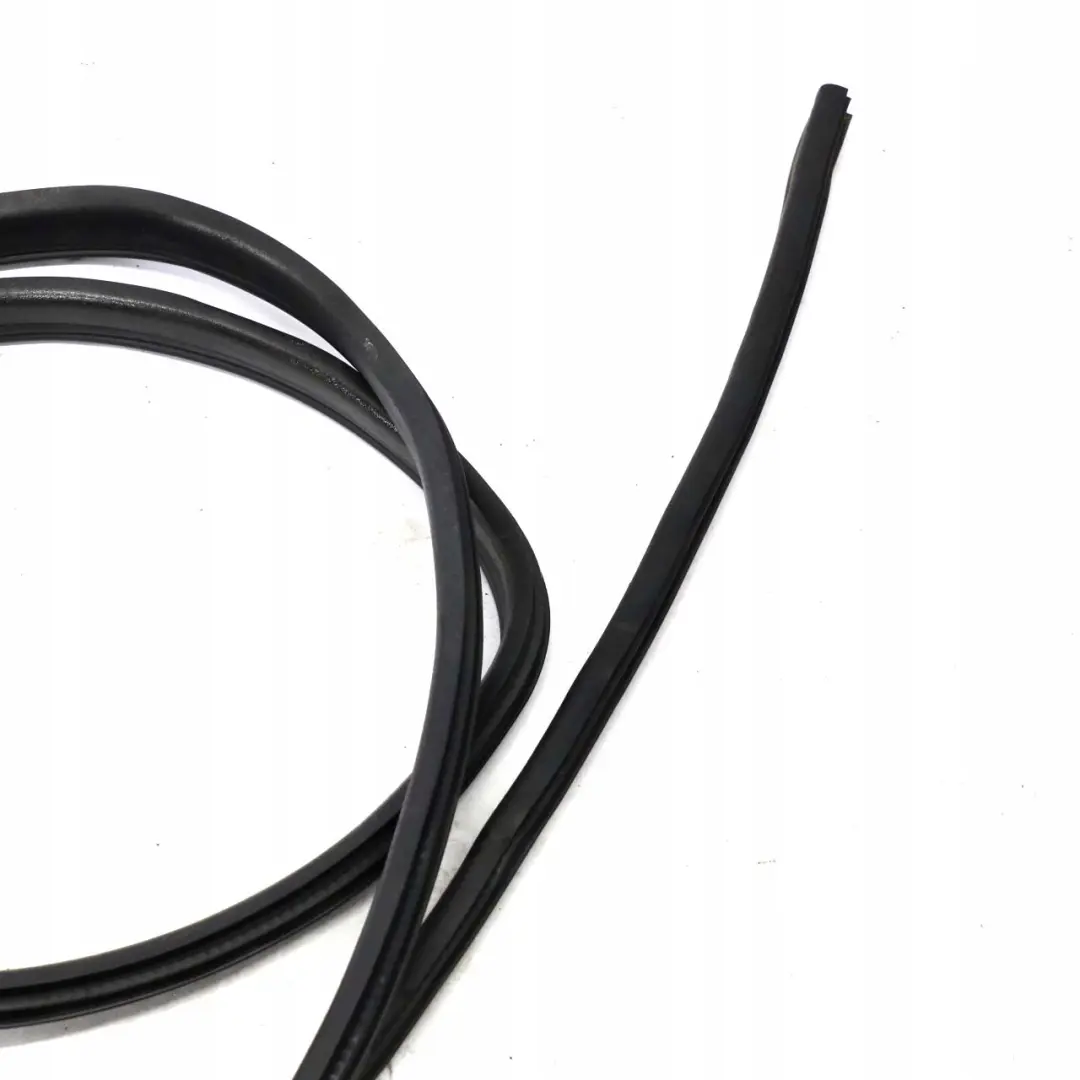 Mercedes-Benz Vaneo W414 Tür Vorne Links Rechts Türdichtung für mit Teilenummer A4146920576 Mercedes-Benz Vaneo W414 Tür Vorne Links Rechts Türdichtung - SKU A4146920576 - Teilenummer A4146920576