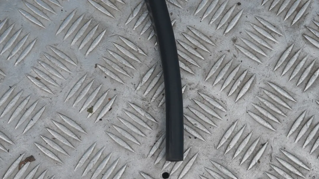 BMW X5 Series E53 Bonnet Hood Rear Sealing Weatherstrip - SKU 8403225 - Part number 8403225