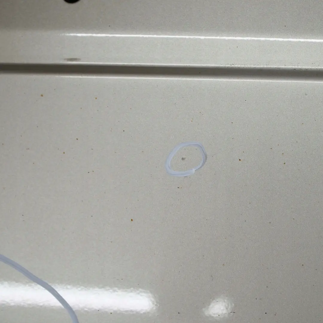 Mercedes-Benz M-Klasse ML W163 Tür Hinten Rechts Travertinbeige Metallic - 693 für mit Teilenummer A1637301605 Mercedes-Benz M-Klasse ML W163 Tür Hinten Rechts Travertinbeige Metallic - 693 - SKU A1637301605-TRB - Teilenummer A1637301605