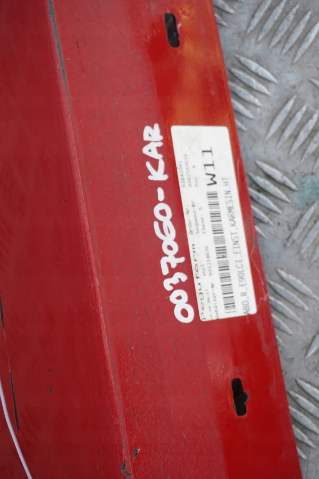 Bas de Porte Couverture Seuil Droite Rouge Carmin Rouge A61 pour BMW E90 E91 LCI à propos du numéro de pièce 0037060 BMW E90 E91 LCI Bas de Porte Couverture Seuil Droite Rouge Carmin Rouge A61 - SKU 0037060-KAR - Numéro de pièce 0037060