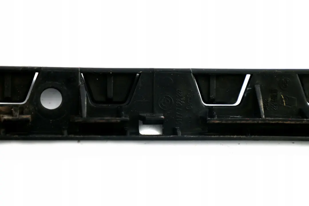  Soporte Cumbrera BMW E60 E61 Lado Izquierdo Faldon Embellecedor Panel - SKU 7066227 - Número de pieza 7066227