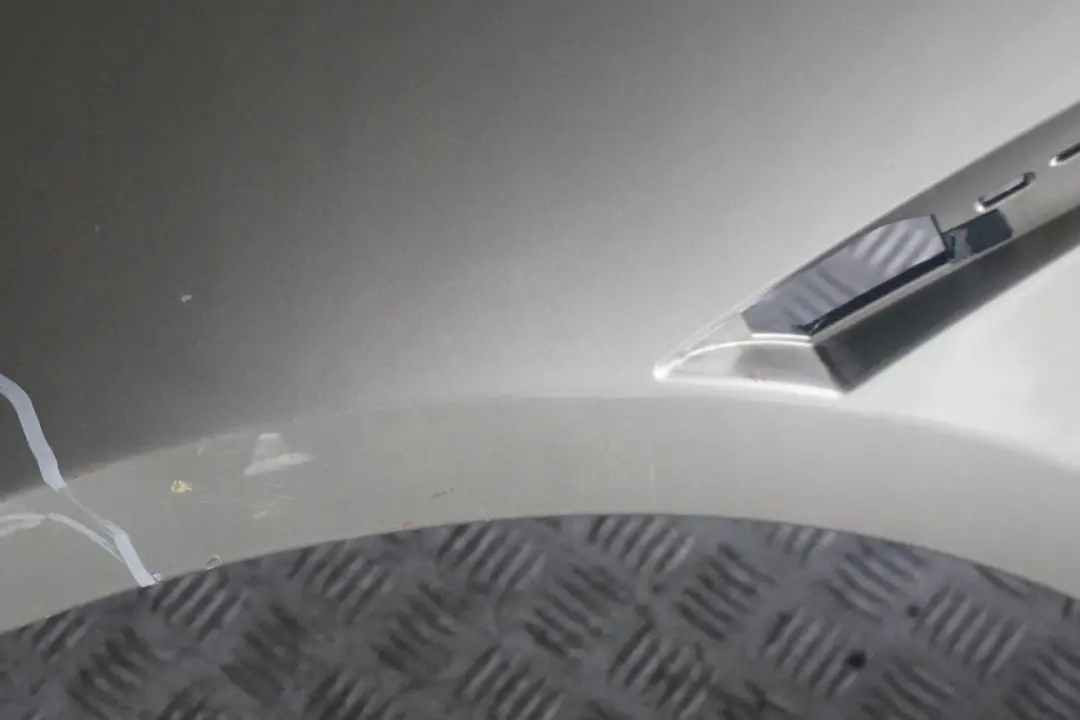 BMW 6 E63 E64 Pareti Anteriore Sinistra Parafango Mineralsilber Argento - A14 - SKU 2155901-MS1 - Numero di parte 2155901
