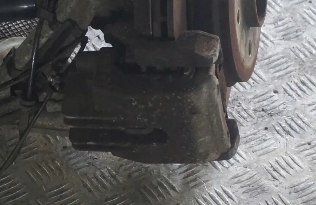  *BMW 5 E60 520d M47N2 Schwenklager Radträger Bremssattel Hinten Rechts - SKU 6770906-14 - Teilenummer 6770906