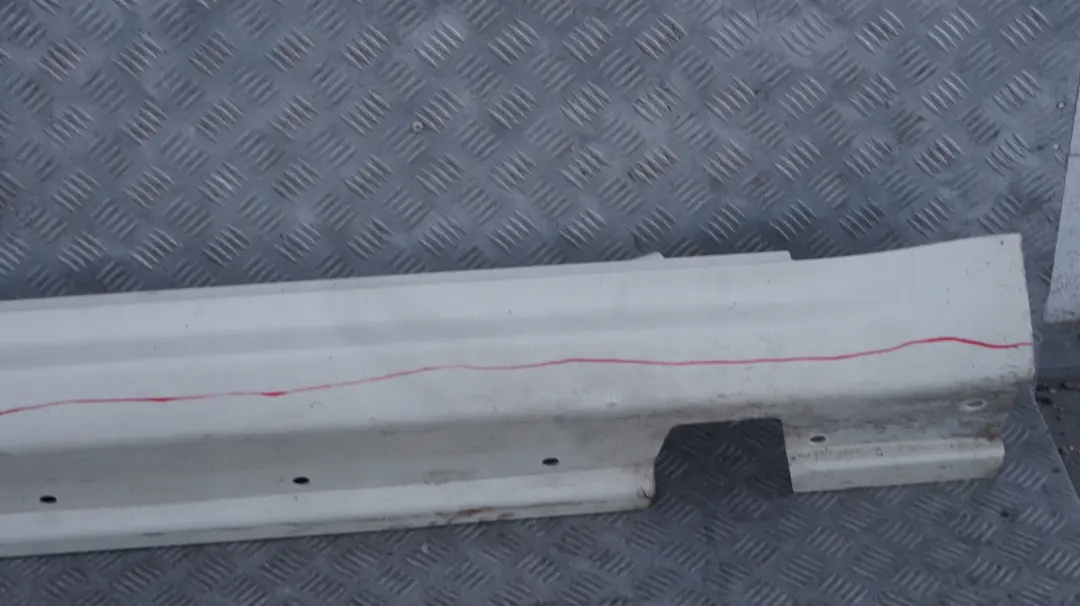 Revetement Seuil Droite Pepper Blanc pour Mini Cooper R56 R57 7 à propos du numéro de pièce 0430300 Mini Cooper R56 R57 7 Revetement Seuil Droite Pepper Blanc - SKU 0430300-PW - Numéro de pièce 0430300