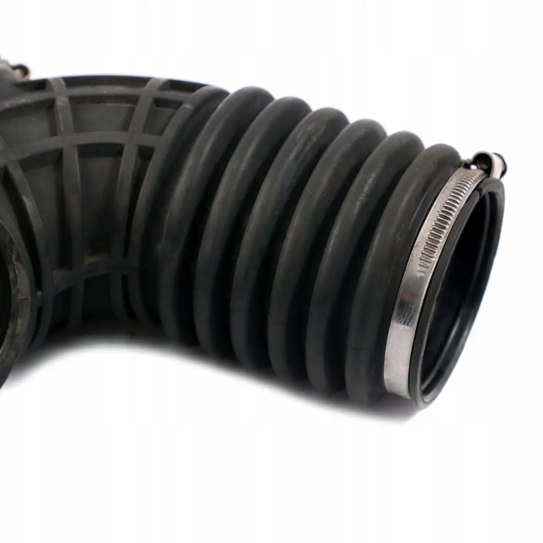 B47 125d 325d Rura dolot powietrza do BMW F20 F30 LCI o numerze 7605638 BMW F20 F30 LCI B47 125d 325d Rura dolot powietrza - SKU 8513959 - Numer Części 7605638