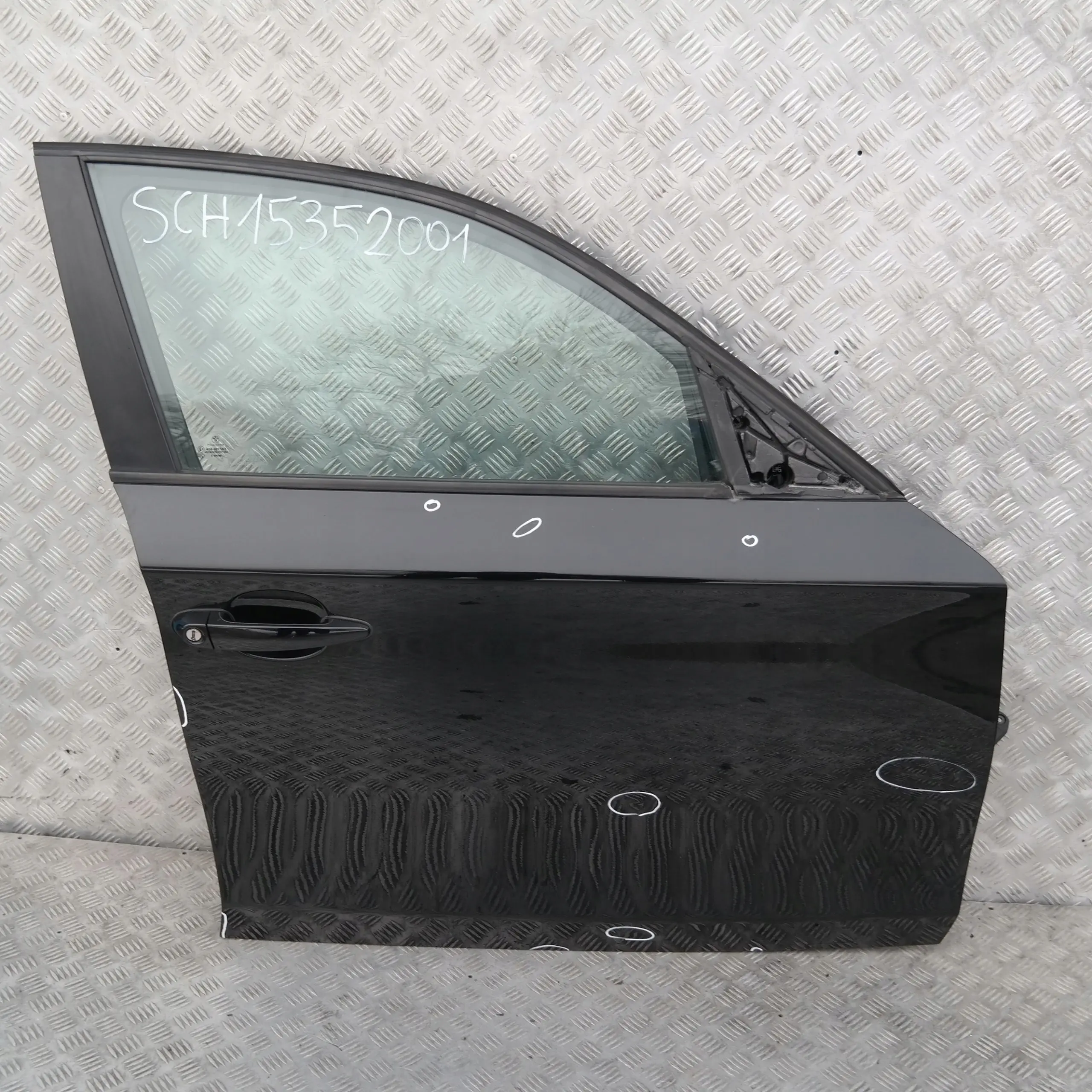 BMW 1 SERIES 11 E87 E87N LCI Door Front Right O/S BLACK SCHWARZ 2 - 668