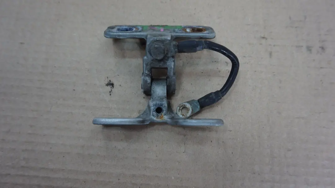 BMW X5 Series E53 Boot Trunk Lid Left Upper Hinge N/S Graugruen 442 Grey Green - SKU 8247667-GG - Part number 7006121