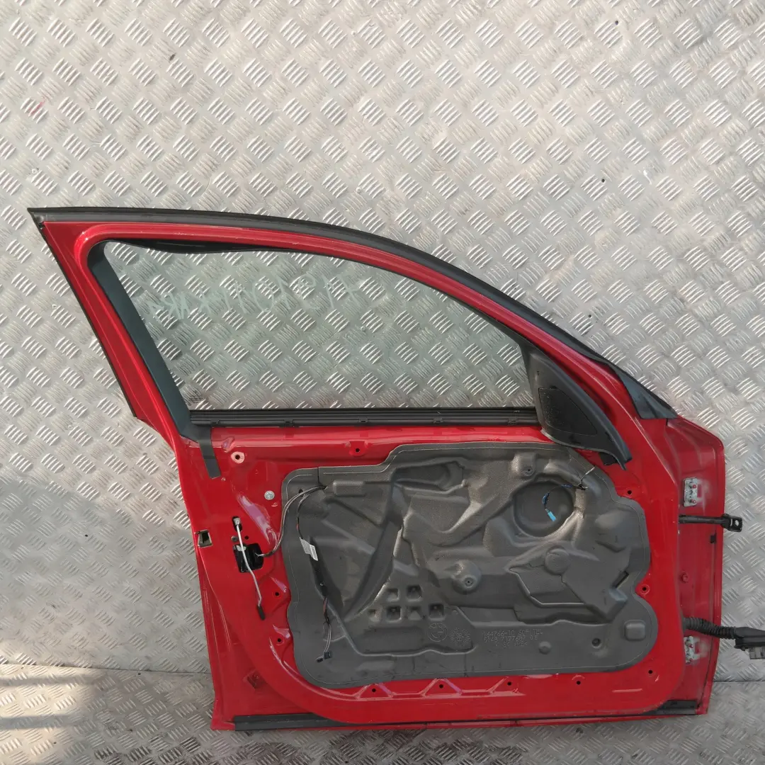BMW 1 E87 drzwi lewe przednie karmesinrot A61 - SKU 7191011-KAR1 - Numer Części 7191011