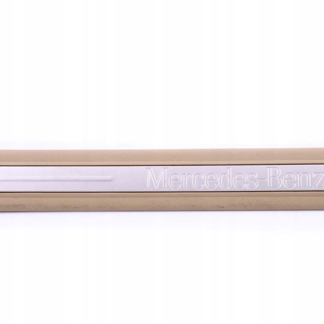 Mercedes-Benz Clase A W169 Embellecedor Entrada Puerta Delantera Izquierda Beige para con número de pieza A1696801174 Mercedes-Benz Clase A W169 Embellecedor Entrada Puerta Delantera Izquierda Beige - SKU A1696801174 - Número de pieza A1696801174