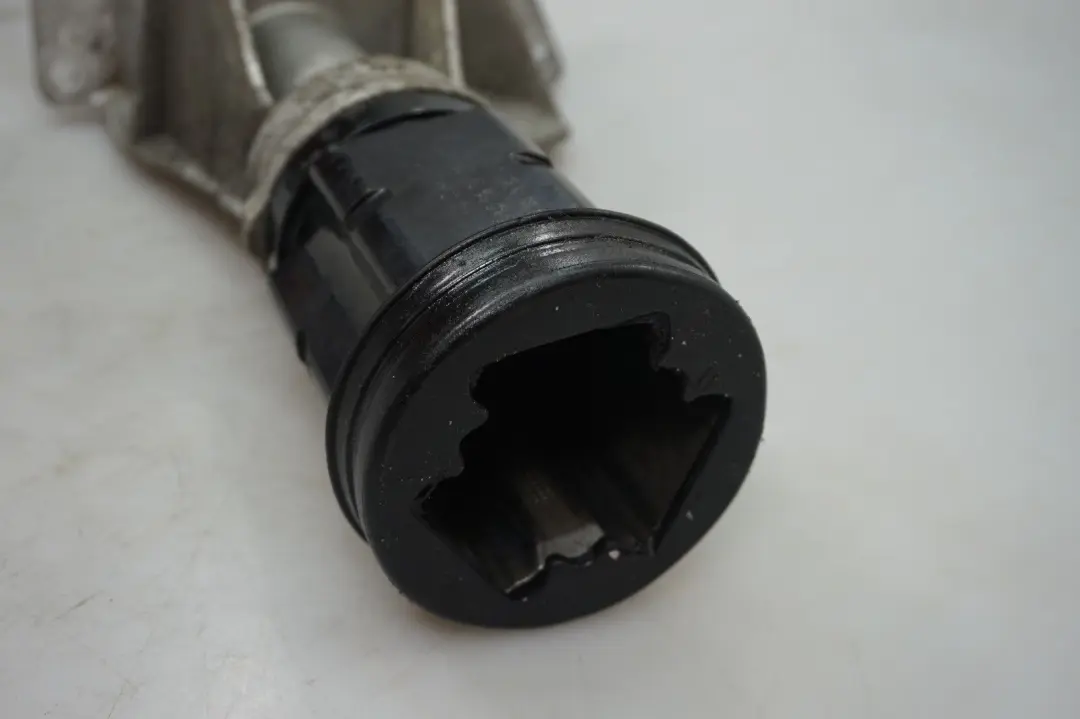 M57 3.0d Diesel Driveshaft Right Supporting Bracket to BMW X5 Series E53 with Part number 7503120 BMW X5 Series E53 M57 3.0d Diesel Driveshaft Right Supporting Bracket - SKU 7503120 - Part number 7503120