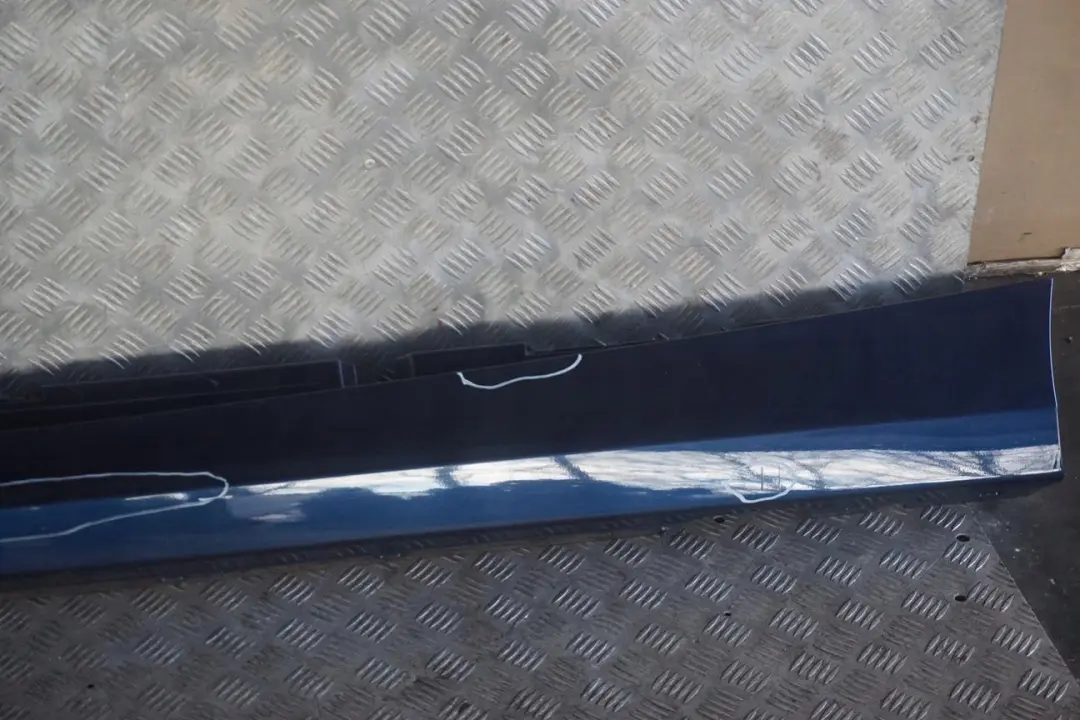 Schwellerleiste Blende Schweller Links Tiefseeblau Blau - A76 für BMW 1 E87 LCI mit Teilenummer 0036145 BMW 1 E87 LCI Schwellerleiste Blende Schweller Links Tiefseeblau Blau - A76 - SKU 0036145-DSB2 - Teilenummer 0036145