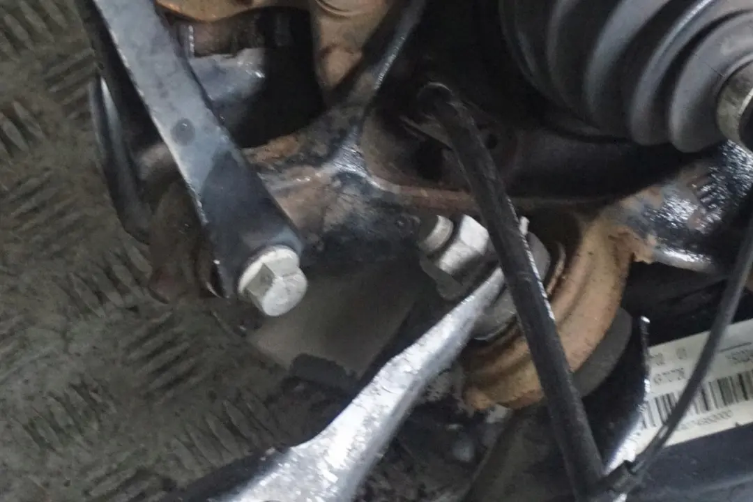 BMW F31 320iX N20 Zwrotnica zacisk prawy tył 184HP - SKU 6792524 - Numer Części 6792524