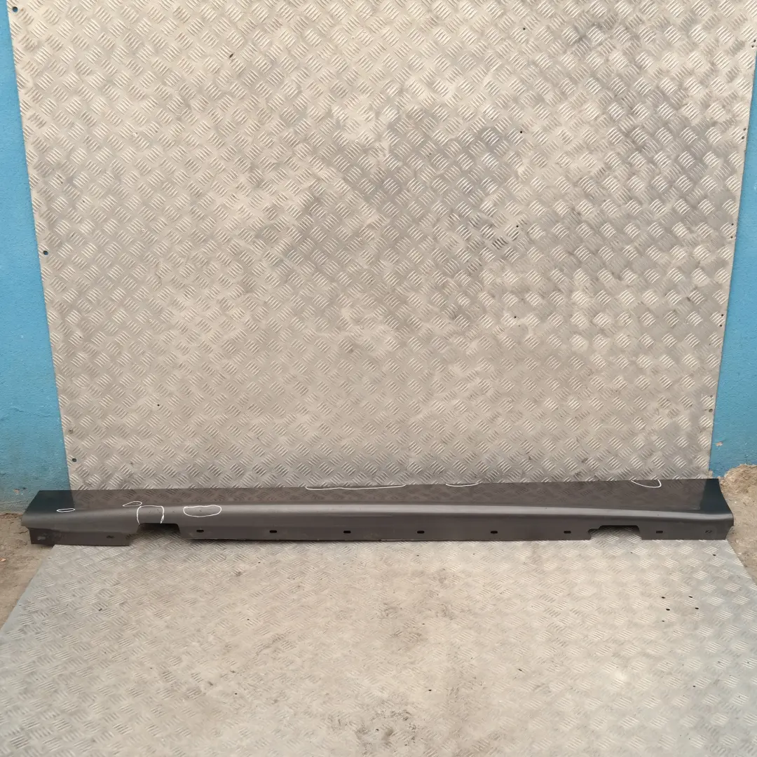 Nakładka Próg Lewy Sparkling Graphite A22 do BMW E87 o numerze 32949 BMW E87 Nakładka Próg Lewy Sparkling Graphite A22 - SKU 0032949-SG11 - Numer Części 32949