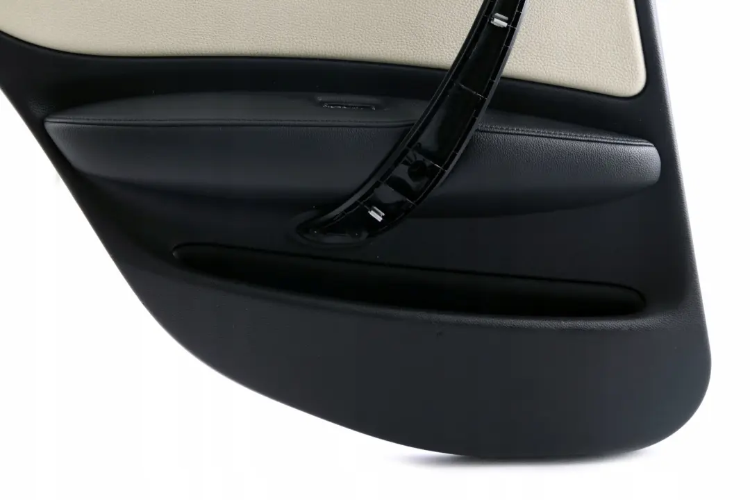 Trasero Izquierdo Panel Forro Puerta Cuero Limon para BMW E87 LCI con número de pieza 9121217 BMW E87 LCI Trasero Izquierdo Panel Forro Puerta Cuero Limon - SKU 9121217 - Número de pieza 9121217
