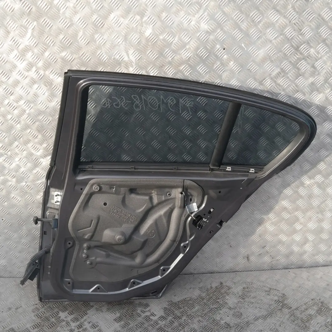 Beifahrer Tür hinten rechts Sparkling Graphite Metallic für BMW 1 er E87 LCI mit Teilenummer 7191018 BMW 1 er E87 LCI Beifahrer Tür hinten rechts Sparkling Graphite Metallic - SKU 7191018-SG10 - Teilenummer 7191018