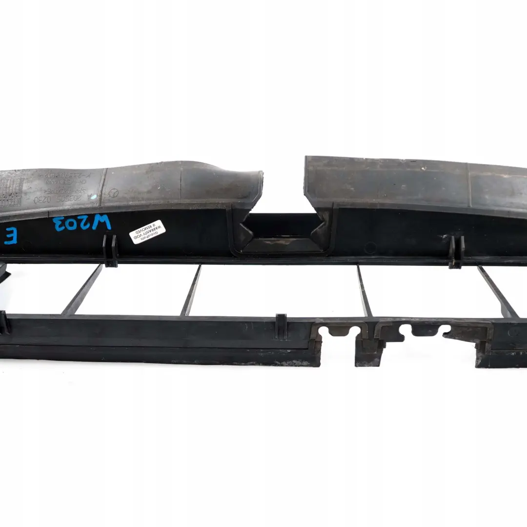 Conducto de canal de admisión de aire del radiador para Mercedes W203 con número de pieza A2035050230 Mercedes W203 Conducto de canal de admisión de aire del radiador - SKU A2035050230 - Número de pieza A2035050230