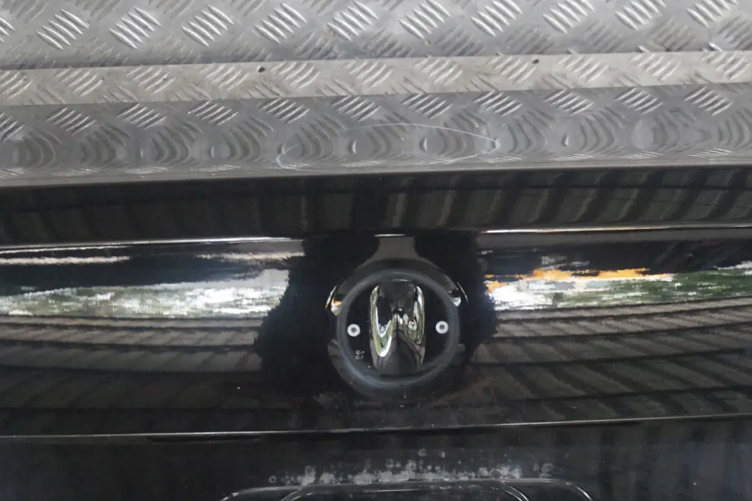 Klapa tylna bagażnika schwarz II do BMW E90 LCI o numerze 7254425 BMW E90 LCI Klapa tylna bagażnika schwarz II - SKU 7254425-SCH3 - Numer Części 7254425