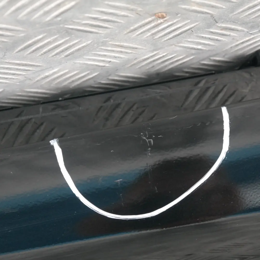 Sill Strip Faldón Lateral Izquierdo Zafiro Negro Metálico- 475 para BMW E87 10 con número de pieza 32949 BMW E87 10 Sill Strip Faldón Lateral Izquierdo Zafiro Negro Metálico- 475 - SKU 0032949-BS10 - Número de pieza 32949