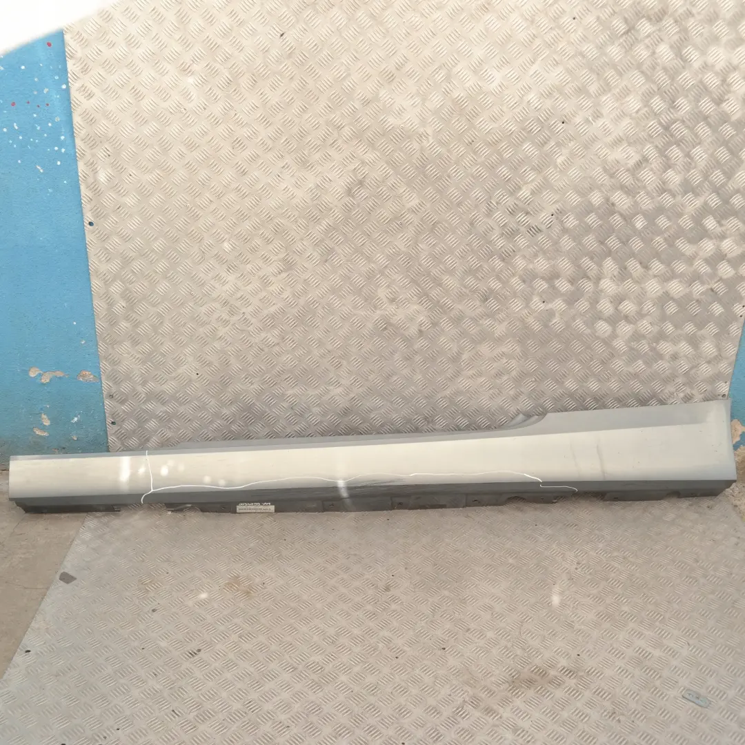 Bas de Porte Couverture Seuil a Gauche Arctique Metal A34 pour BMW E92 E93 LCI à propos du numéro de pièce 51770034059 BMW E92 E93 LCI Bas de Porte Couverture Seuil a Gauche Arctique Metal A34 - SKU 0034059-AM - Numéro de pièce 51770034059