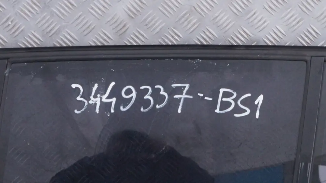 Reihe 1 E83 LCI Fahrerseite Tür hinten links Schwarz 2 - 668 für BMW X3 mit Teilenummer 3449337 BMW X3 Reihe 1 E83 LCI Fahrerseite Tür hinten links Schwarz 2 - 668 - SKU 3449337-BS1 - Teilenummer 3449337