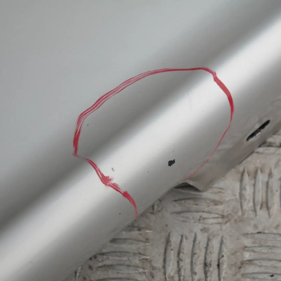 Nakładka próg lewy titansilber 354 do BMW E87 o numerze 32949 BMW E87 Nakładka próg lewy titansilber 354 - SKU 0032949-TS14 - Numer Części 32949