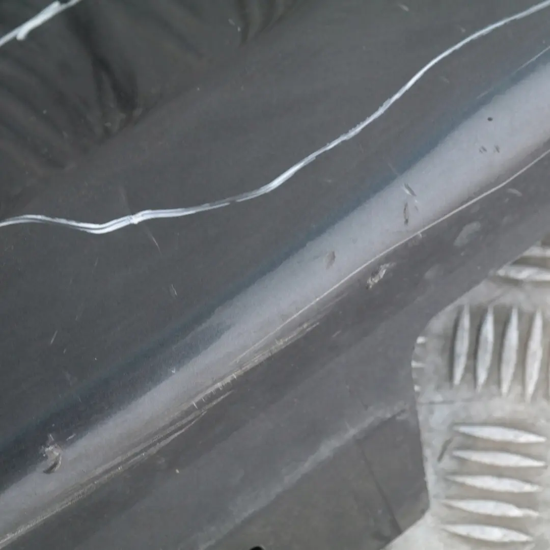 Faldón lateral izquierdo Sparkling Graphite Metallic para BMW E90 E91 con número de pieza 32951 BMW E90 E91 Faldón lateral izquierdo Sparkling Graphite Metallic - SKU 0032951-SG22 - Número de pieza 32951