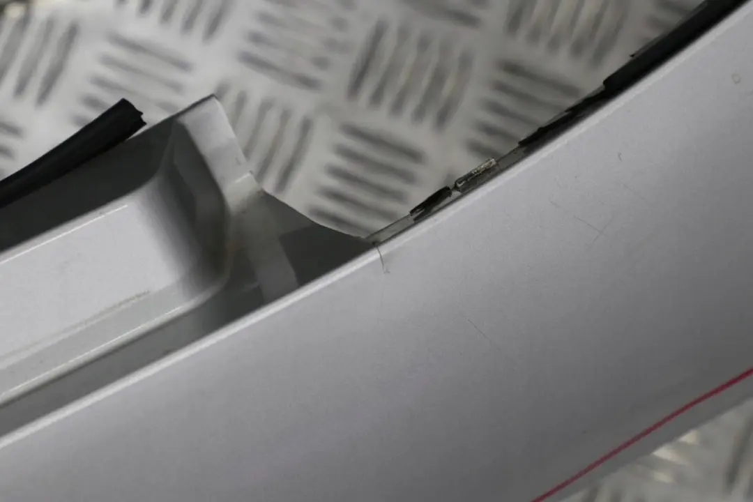 Right O/S Sill Strip Skirt Kick Panel Titansilber Silver - 354 to BMW Z4 E85 E86 3 with Part number 0031108 BMW Z4 E85 E86 3 Right O/S Sill Strip Skirt Kick Panel Titansilber Silver - 354 - SKU 0031108-TS3 - Part number 0031108