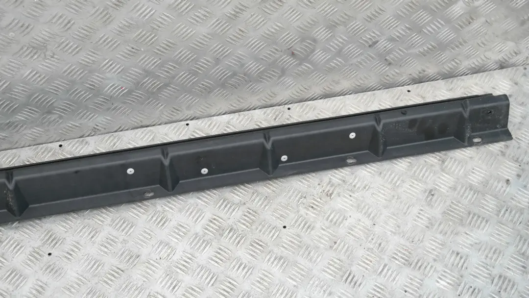 BMW X5 E53 MONTAJE LATERAL IZQUIERDO PUERTA UMBRAL CUBIERTA FALDÓN - SKU 8408709 - Número de pieza 51718408709