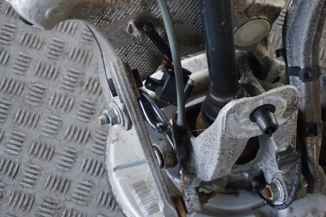 N52 258PS Set Abtriebswelle Schwenklager Hinten Links für BMW 5 E61 530i mit Teilenummer 6770923 BMW 5 E61 530i N52 258PS Set Abtriebswelle Schwenklager Hinten Links - SKU 6770923-1 - Teilenummer 6770923